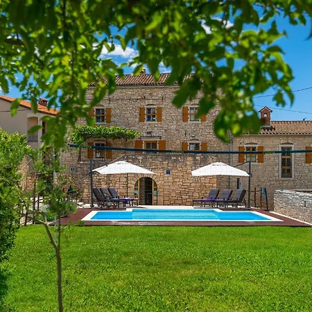 Hébergement de vacances Zaneta Pifari